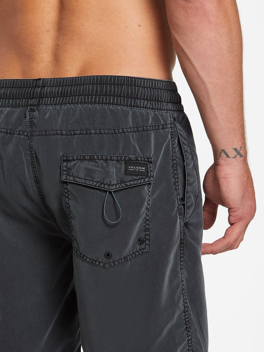 SHORT CENTER TRUNKS / BLACK / BLK
