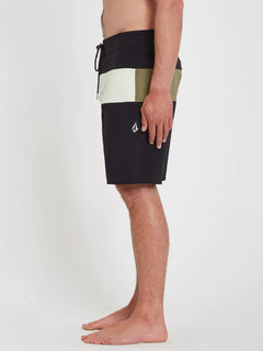 SHORT VISION LIBERATORS 19 - BLK - VOLCOM